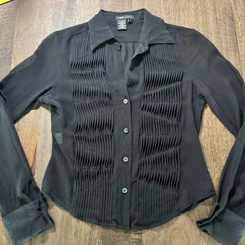 Elegant Black Pleated Women's Top
